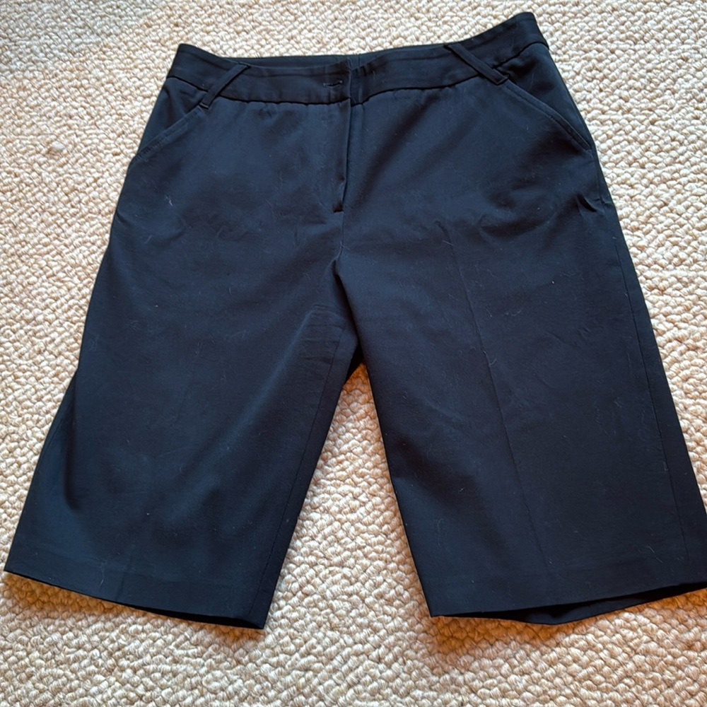 Elliott Lauren Woman’s Size 10 Black Walking Shorts